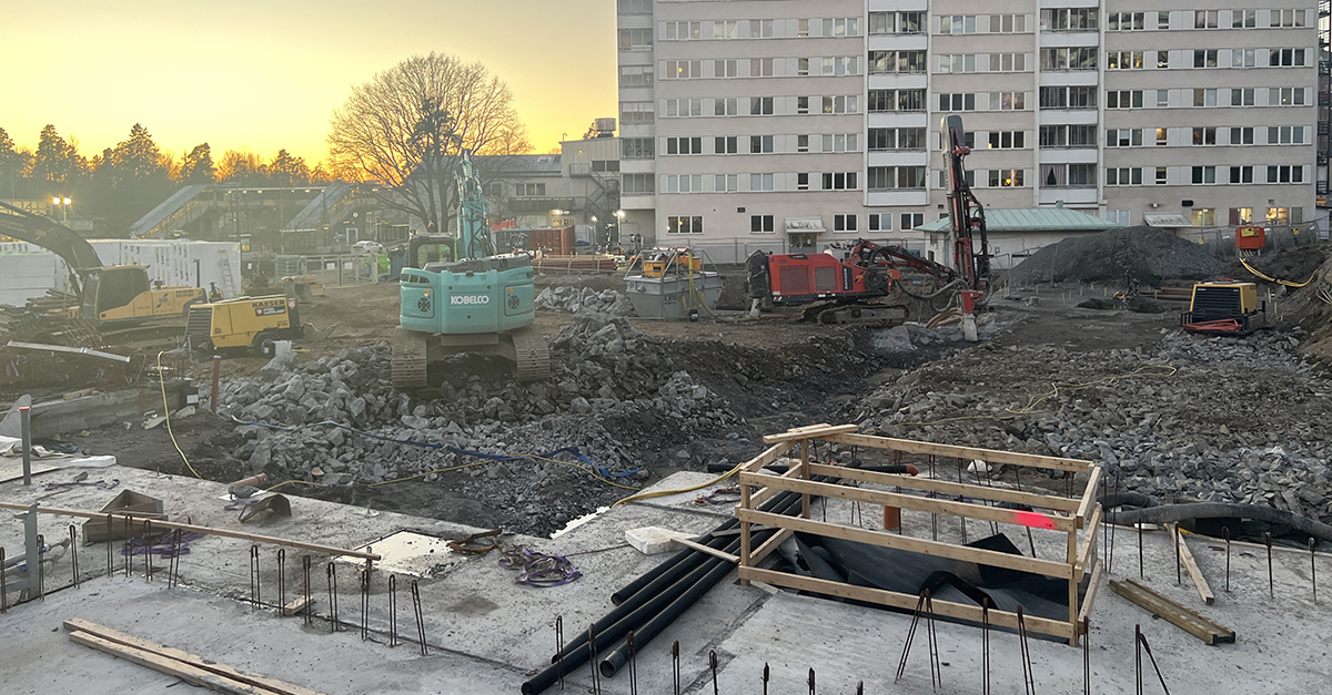 Byggarbetsplats på baksidan av Trångsund centrum